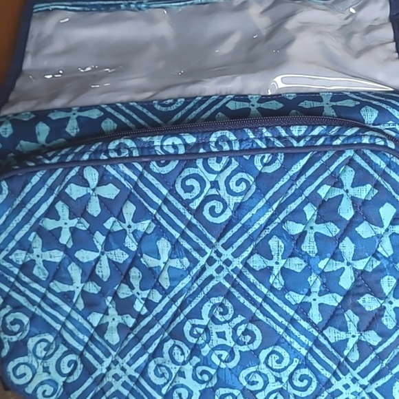 Vera Bradley Blue Quilted Organizer - Picture 6 of 11